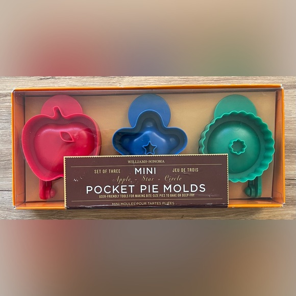NIB Williams Sonoma Mini Pocket Bite Size Pie Molds Set of 3 Apple Star Circle - Picture 1 of 6